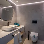Qlusive 호텔 쿠사다시
