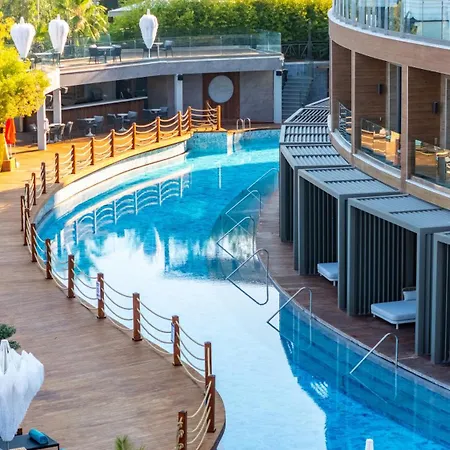 Qlusive Otel