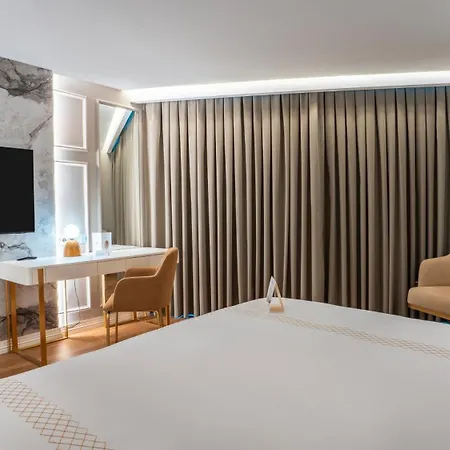 Hotel Qlusive