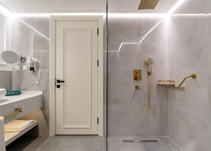 Qlusive Hotel Kuşadası