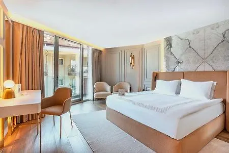 Qlusive Hotel Kuşadası